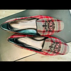 Vince Camuto Signature Women’s wool plaid flat
